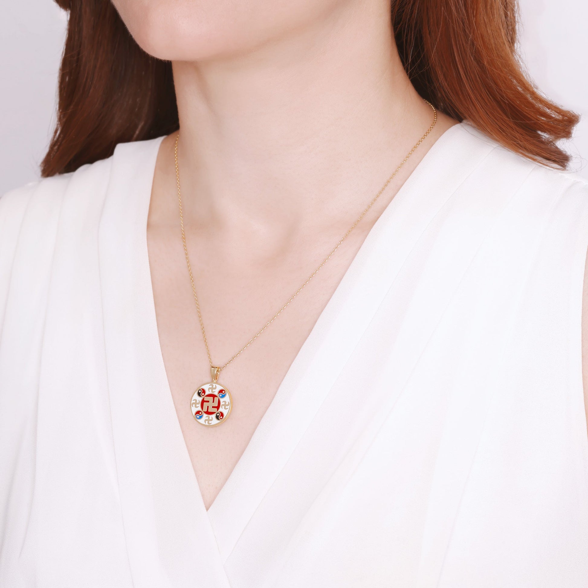 Falun Enamel White Pendant 18kt Yellow Gold | Shen Yun Collections
